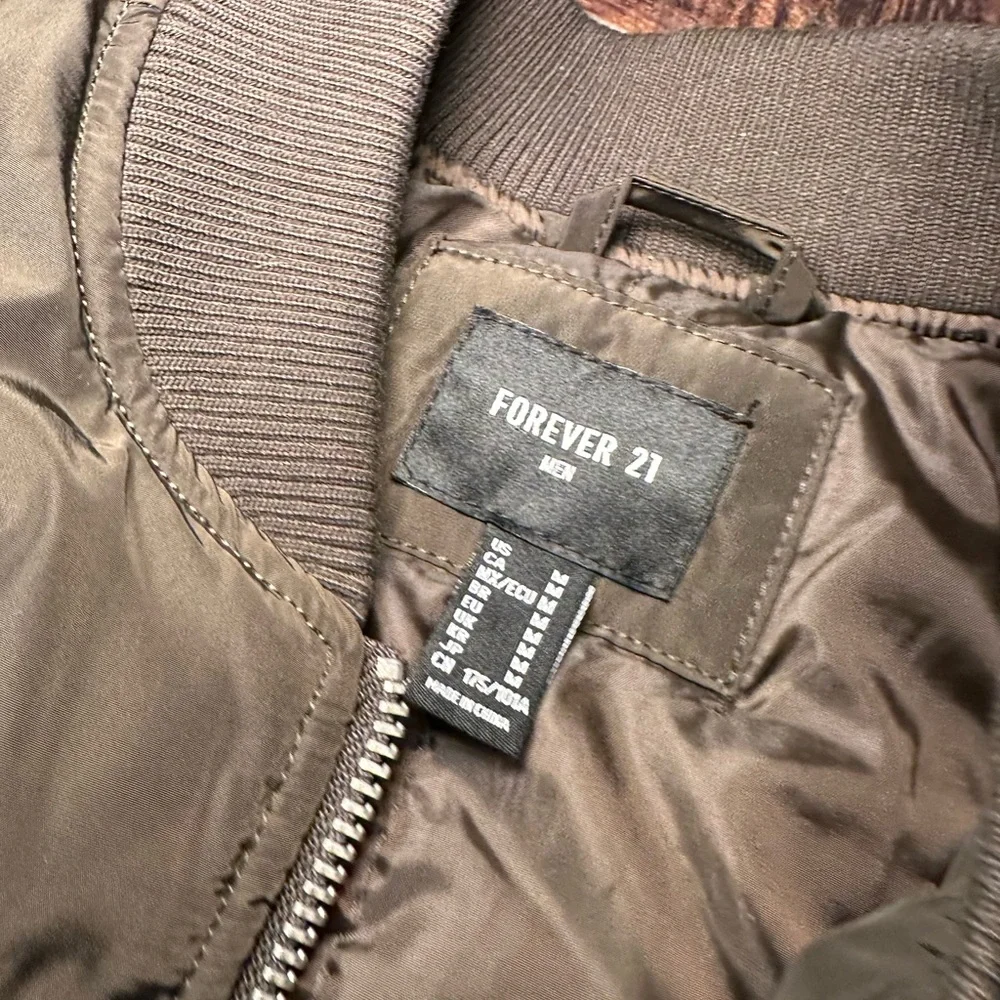 *NWOT* Forever 21 Olive Bomber Jacket - Picture 2 of 5